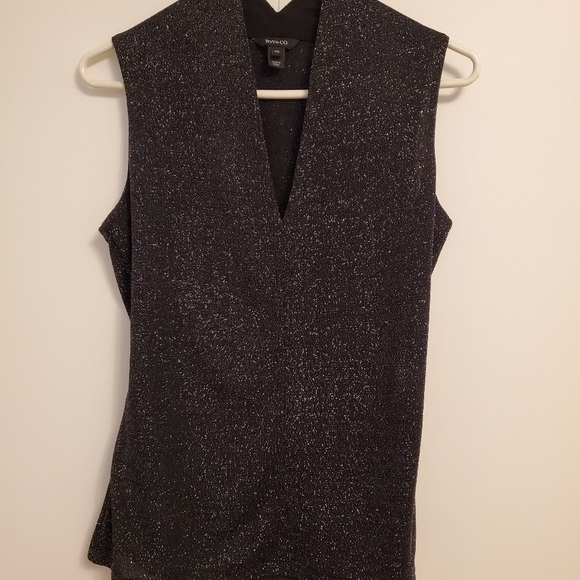Sleeveless top - Picture 1 of 1